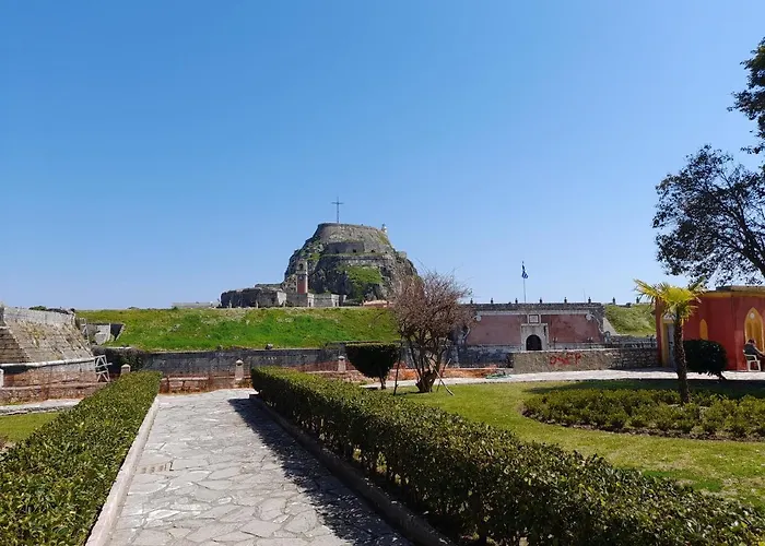 Corfu Town Mini Private Pool Gardens Villa *