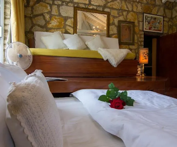 Villa Corfu Town Mini Private Pool Gardens Mantouki