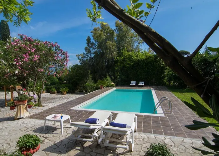 Villa Corfu Town Mini Private Pool Gardens Mantouki