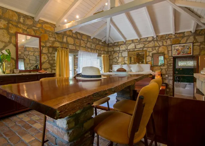 Villa Corfu Town Mini Private Pool Gardens Mantouki