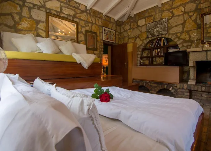 Villa Corfu Town Mini Private Pool Gardens Mantouki